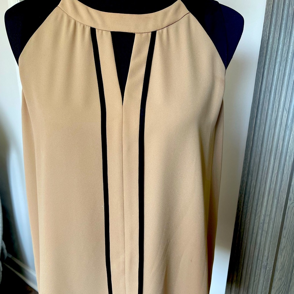 NWOT! Vince Camuto sleeveless blouse/shell. Stunning black accents & detailing.